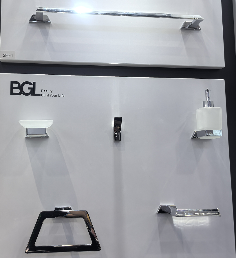 JUEGO DE ACCESORIO DE BAÑO CROMADO 6 PZA